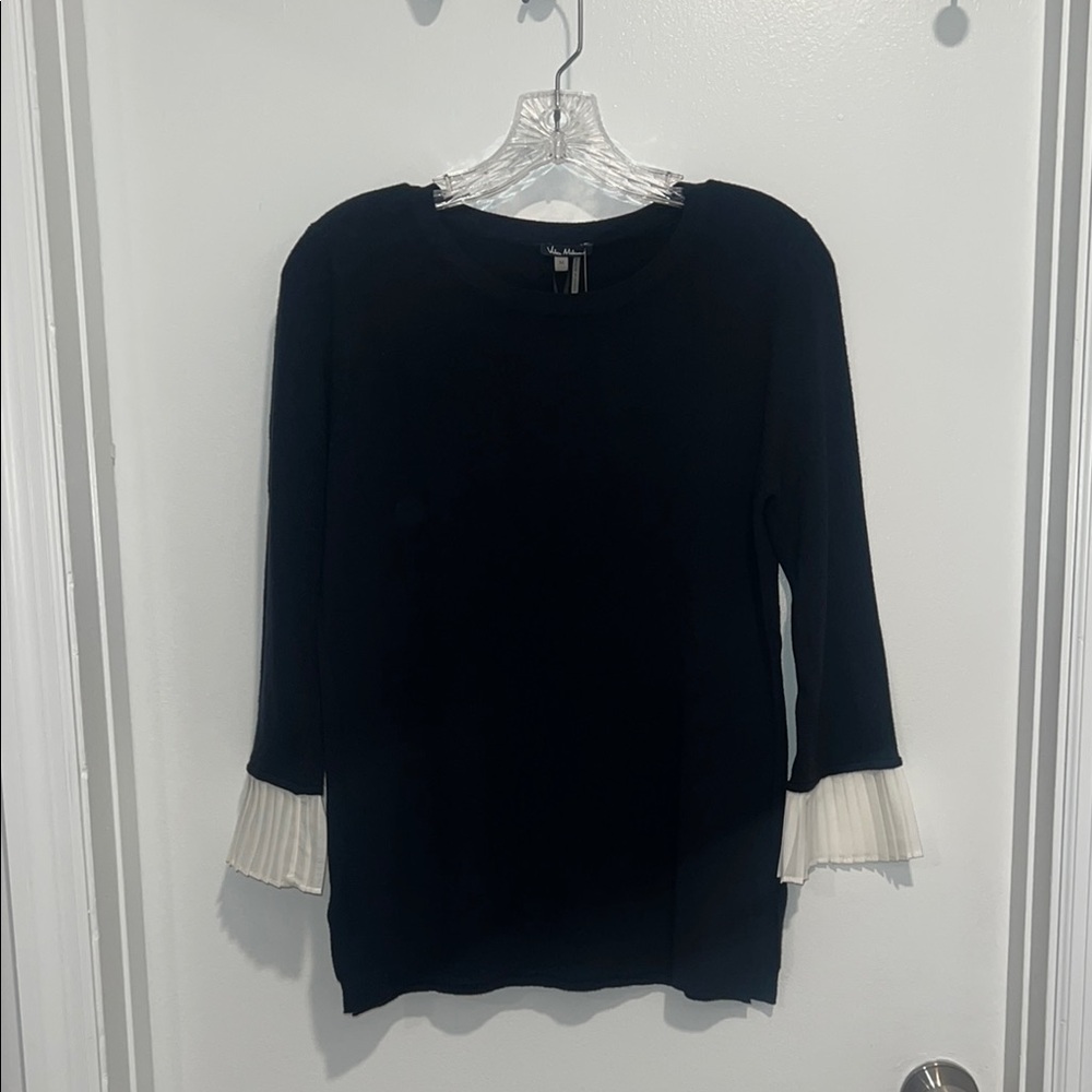 Vila Milano sweater size medium NWTS